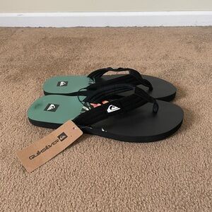 Quiksilver Dune Sandals / Flip Flops ‘Molokai Floral Print’ (Men’s Size 13) NWT